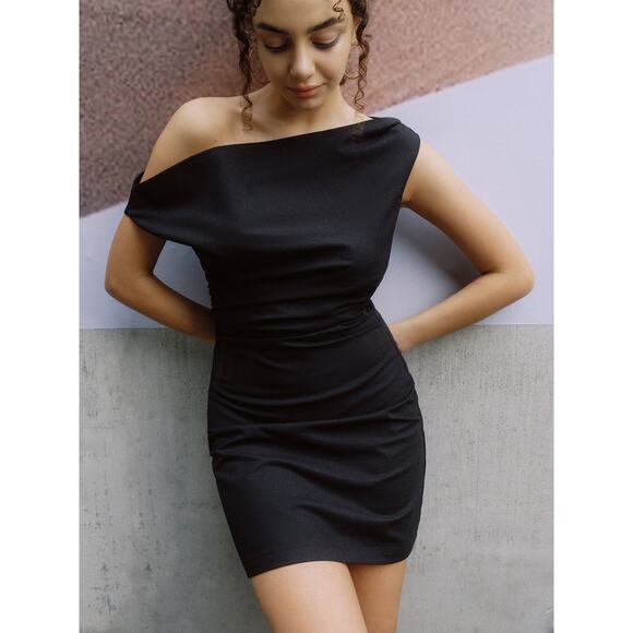 Commense Minimalist Chic Posh Spice Linen Blend Off Shoulder Mini Black Dress M - Picture 1 of 7